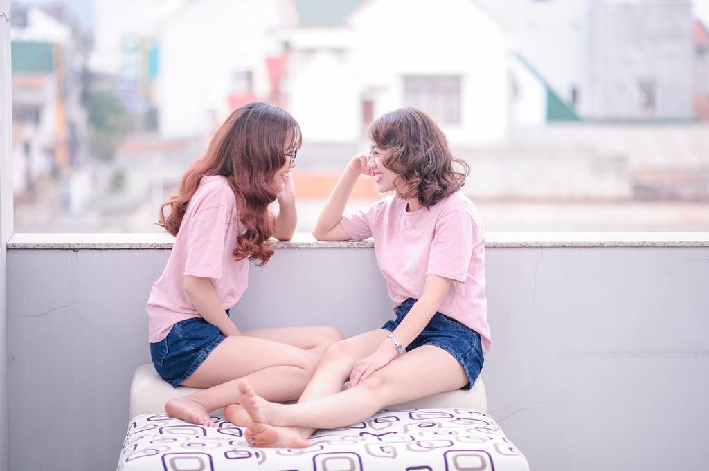 adult identical twins
