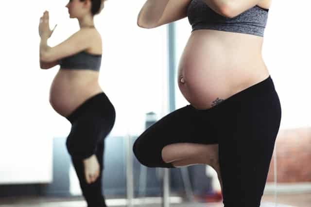 what to expect at 4 months pregnant with twins