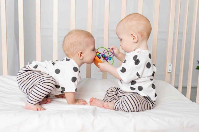 Can Twins Share a Crib? 2021 Top Safe Sleep Tips for Twin Babies