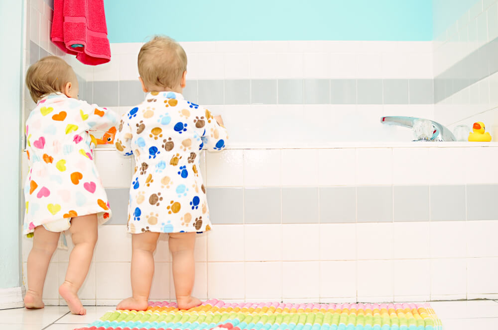 Your Top Guide to Bathing Twins